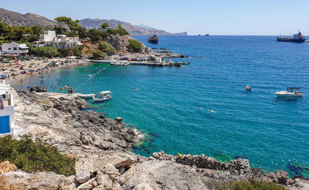 Kaloi Limenes beach'in fotoğrafı parlak kum yüzey ile