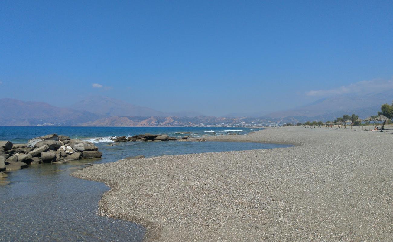 Afrathias beach'in fotoğrafı gri ince çakıl taş yüzey ile