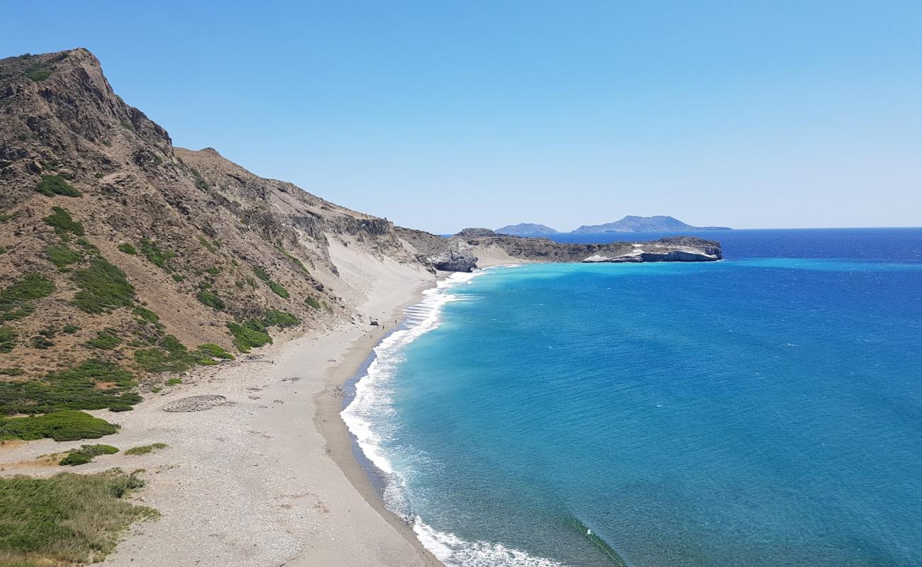 Agios Pavlos beach II'in fotoğrafı gri ince çakıl taş yüzey ile