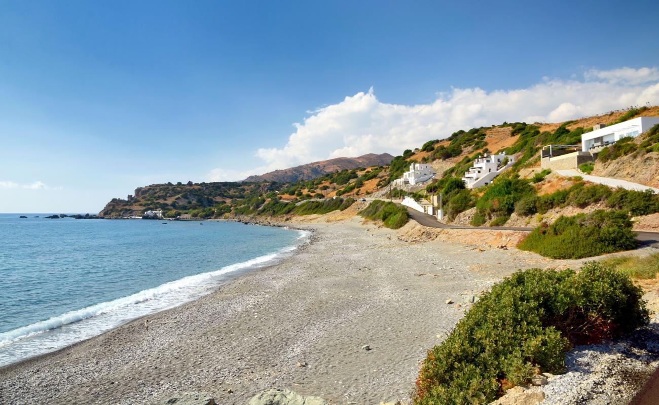 Podare beach'in fotoğrafı gri çakıl taşı yüzey ile