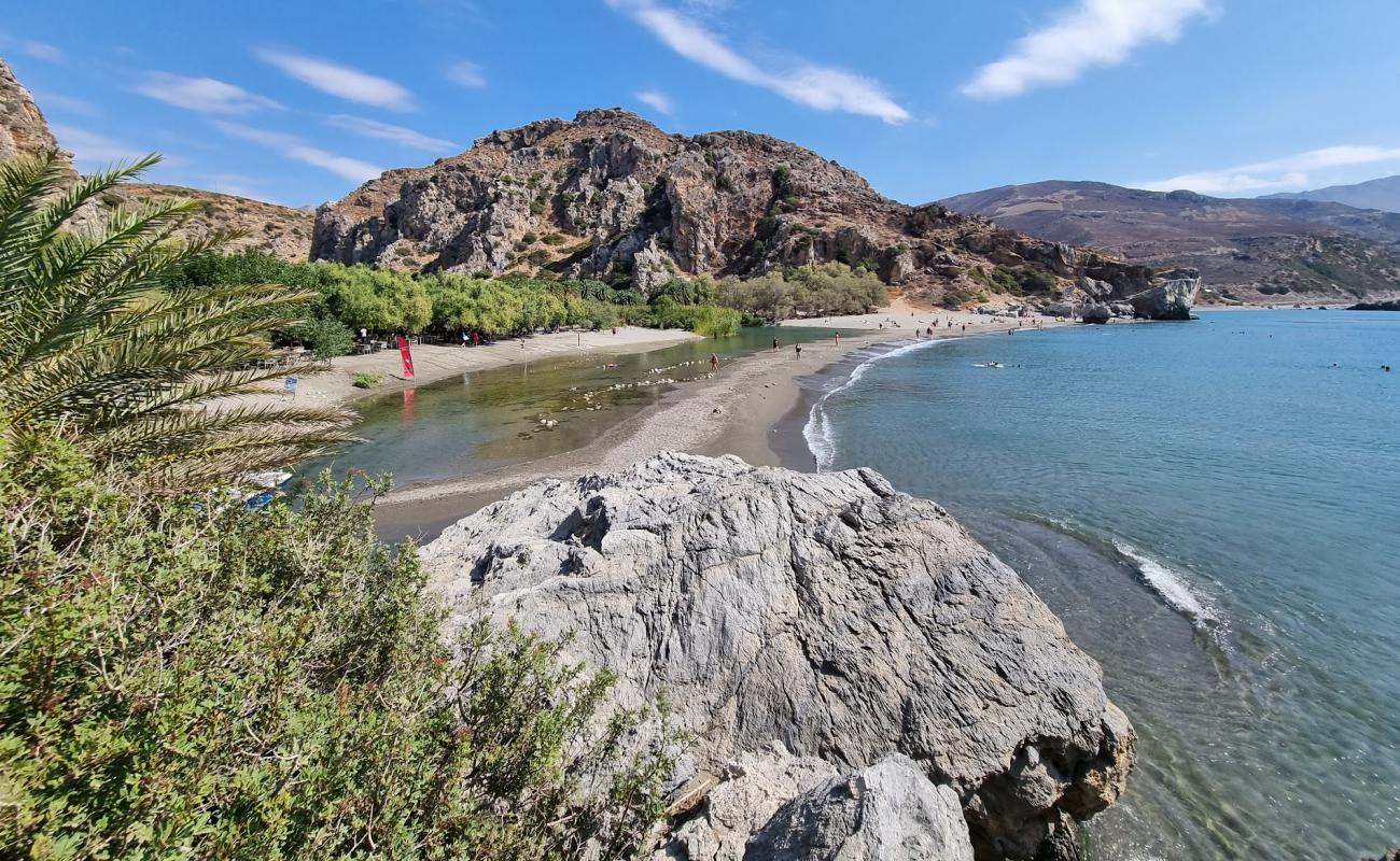 Preveli Plajı'in fotoğrafı gri ince çakıl taş yüzey ile