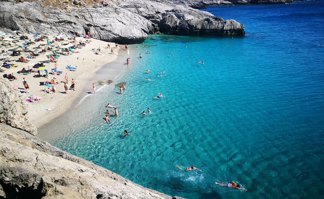 Ammoudaki beach'in fotoğrafı hafif ince çakıl taş yüzey ile