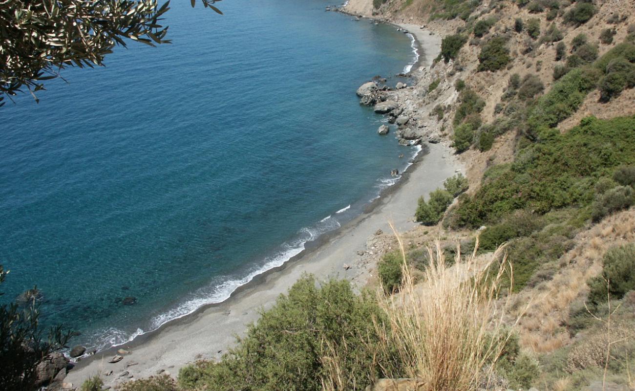 Klimata beach'in fotoğrafı gri çakıl taşı yüzey ile