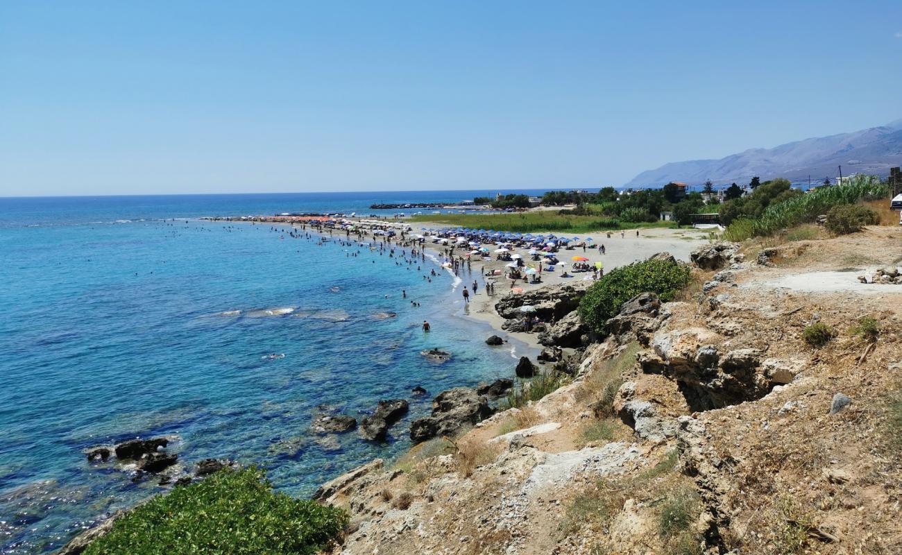 Frangokastello beach'in fotoğrafı gri kum yüzey ile