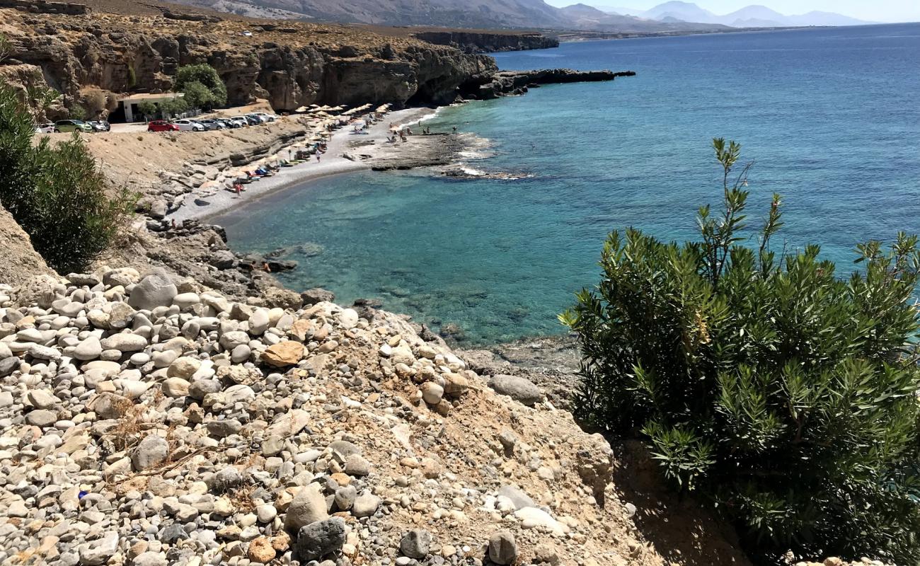 Filaki beach'in fotoğrafı gri ince çakıl taş yüzey ile