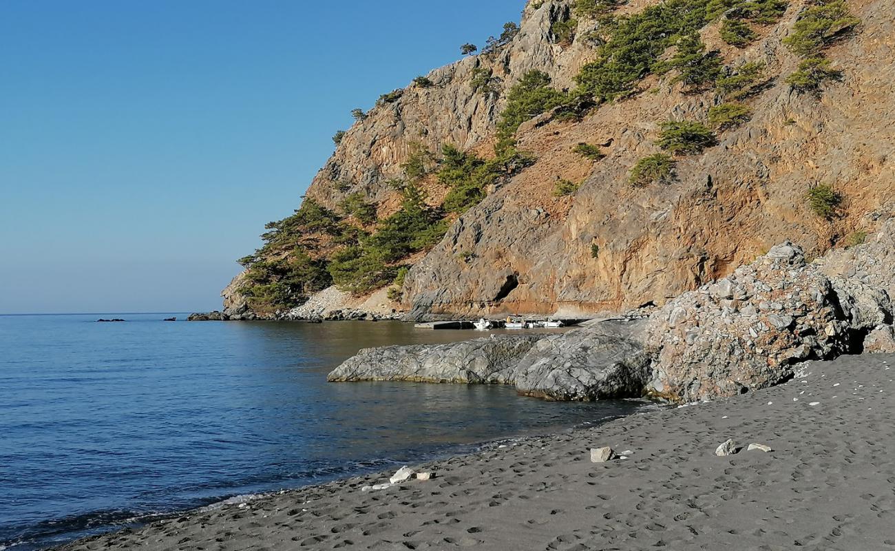 Agia Roumeli'in fotoğrafı gri kum yüzey ile