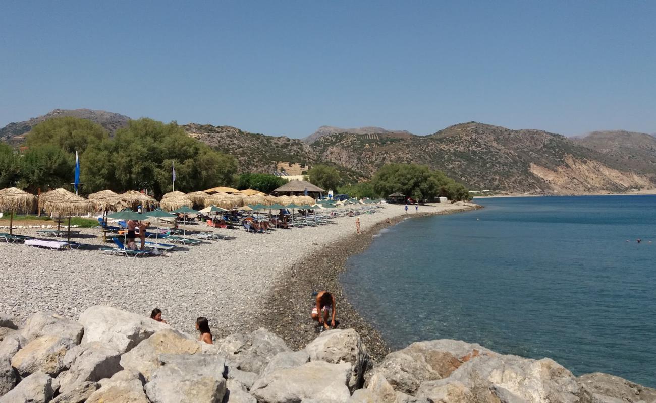 Chalikia beach'in fotoğrafı gri çakıl taşı yüzey ile