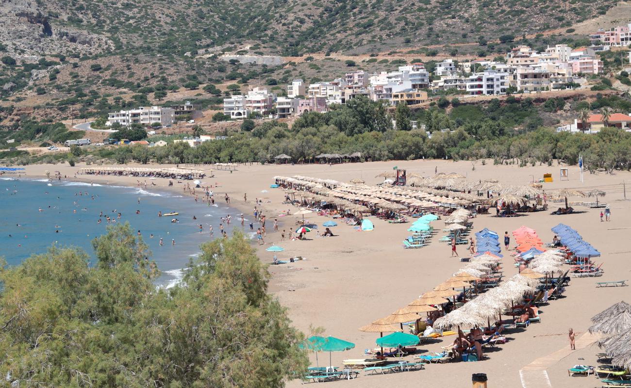 Pahia Ammos Plajı'in fotoğrafı i̇nce kahverengi kum yüzey ile