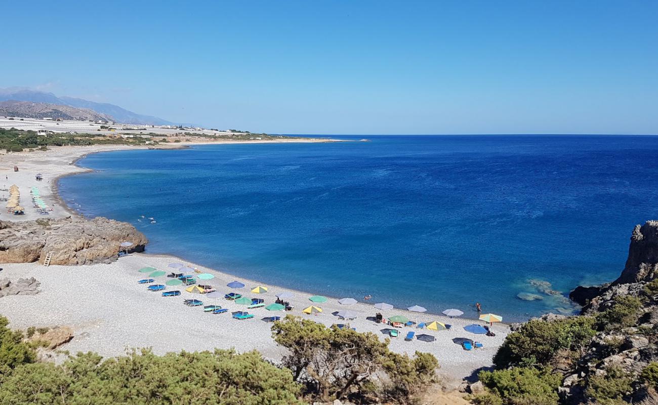 Krios Beach'in fotoğrafı gri çakıl taşı yüzey ile