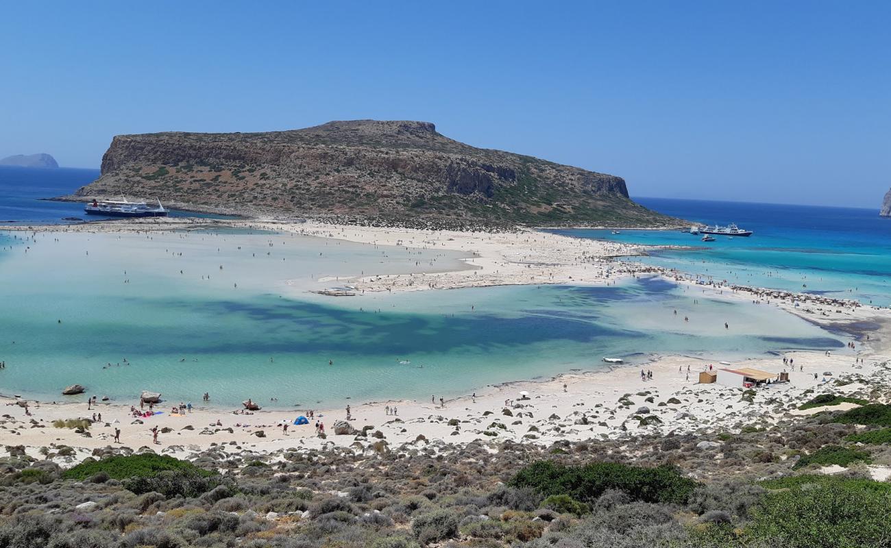 Balos Plajı'in fotoğrafı parlak ince kum yüzey ile