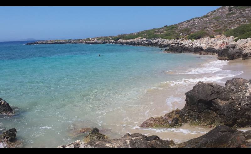 Maherida Beach'in fotoğrafı parlak kum yüzey ile