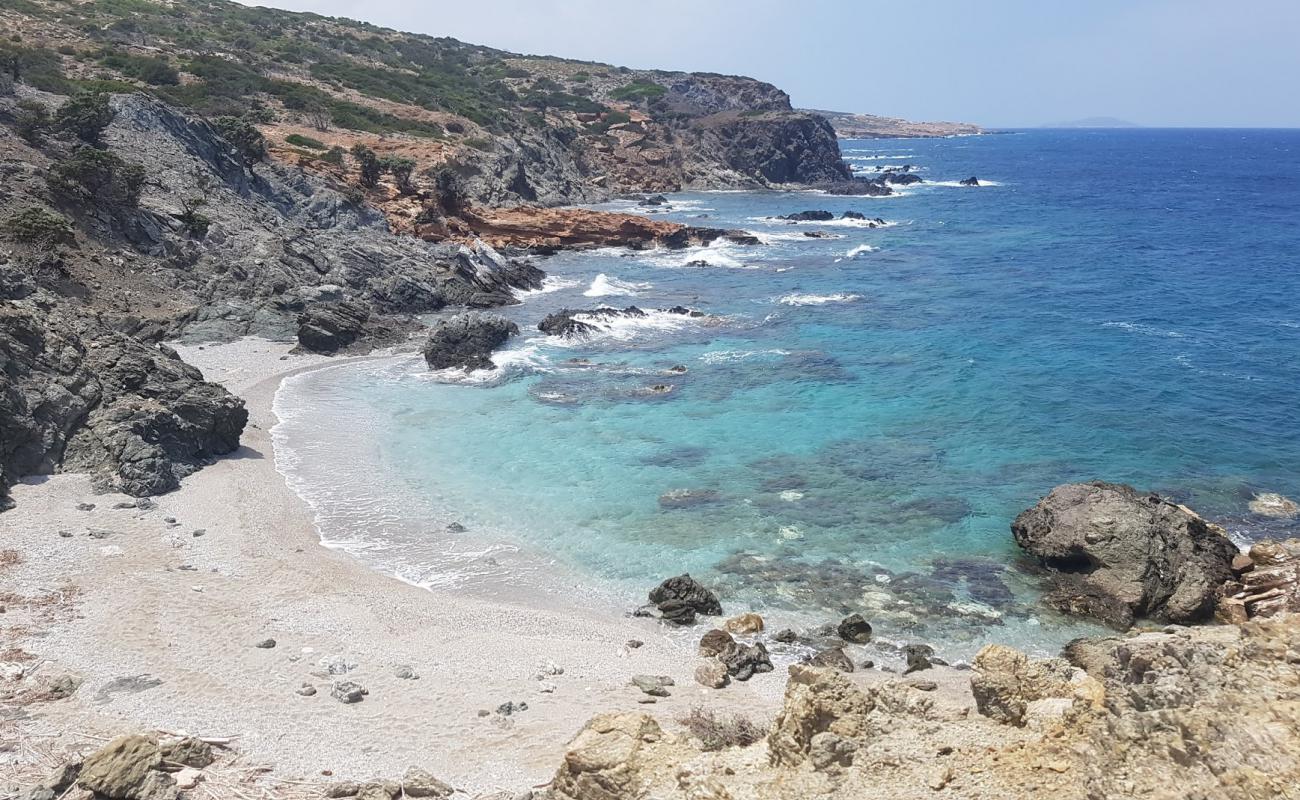 Turkaylako Beach'in fotoğrafı açık bej kum yüzey ile