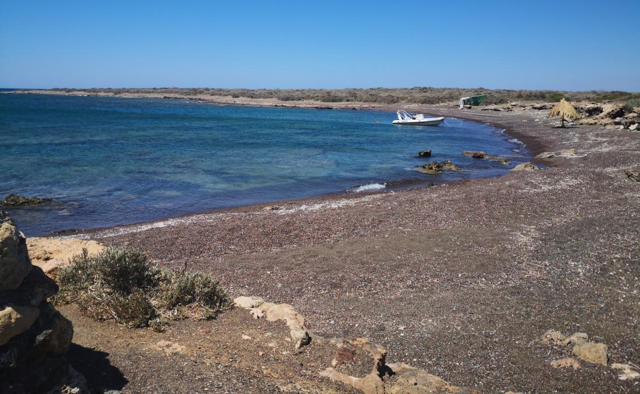 Vlychadia beach'in fotoğrafı kahverengi çakıl yüzey ile