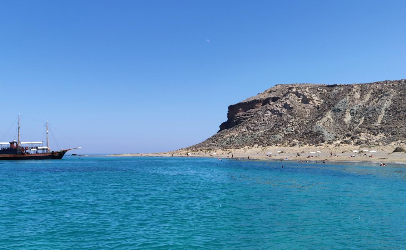 Koufonisiou Beach'in fotoğrafı bej kum ve çakıl yüzey ile