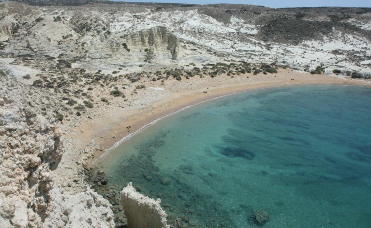 Asprougas beach'in fotoğrafı açık bej kum yüzey ile