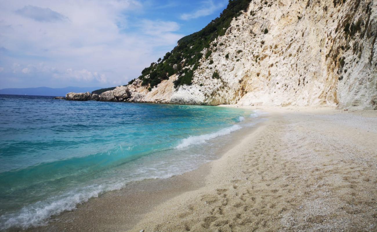 Afales Plajı'in fotoğrafı hafif ince çakıl taş yüzey ile