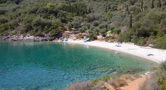 Sarakiniko beach