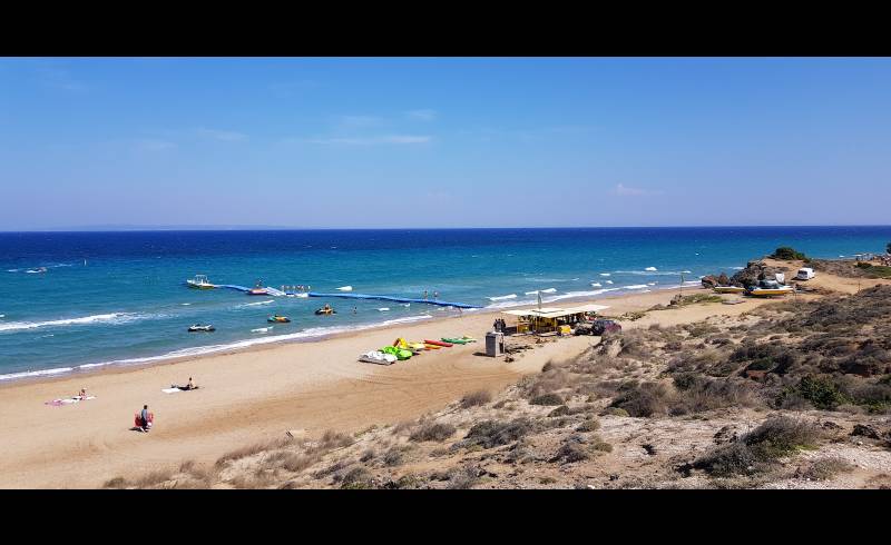 Banana Beach'in fotoğrafı açık bej kum yüzey ile