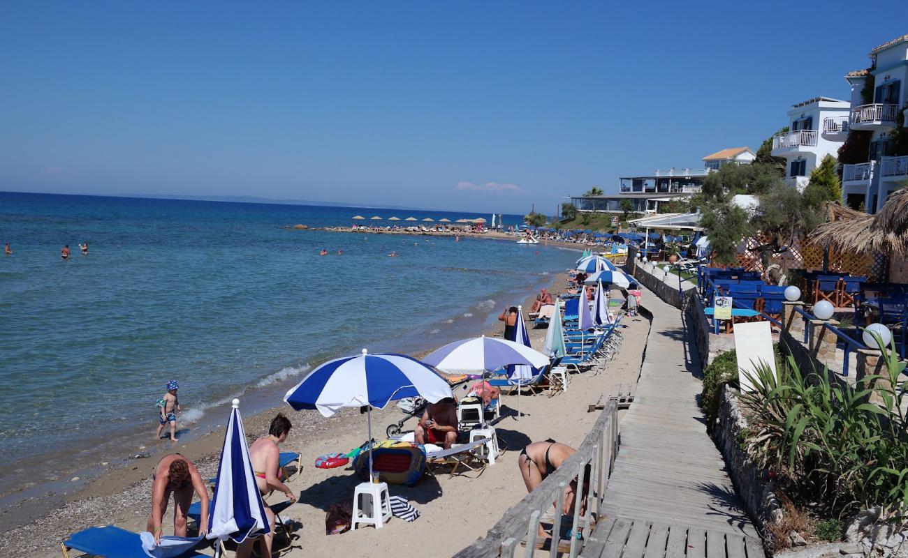 Bouka Beach'in fotoğrafı açık bej kum yüzey ile