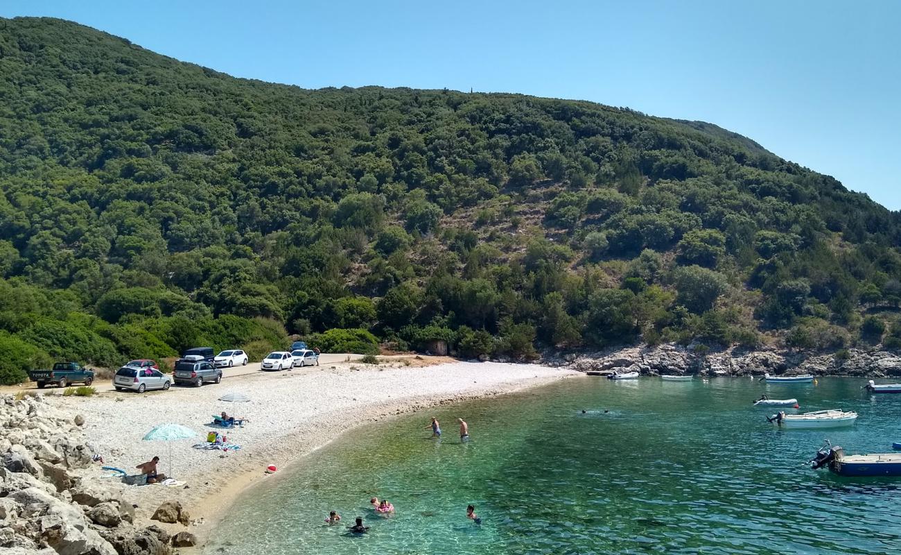 Avlaki beach II'in fotoğrafı küçük bej çakıl yüzey ile