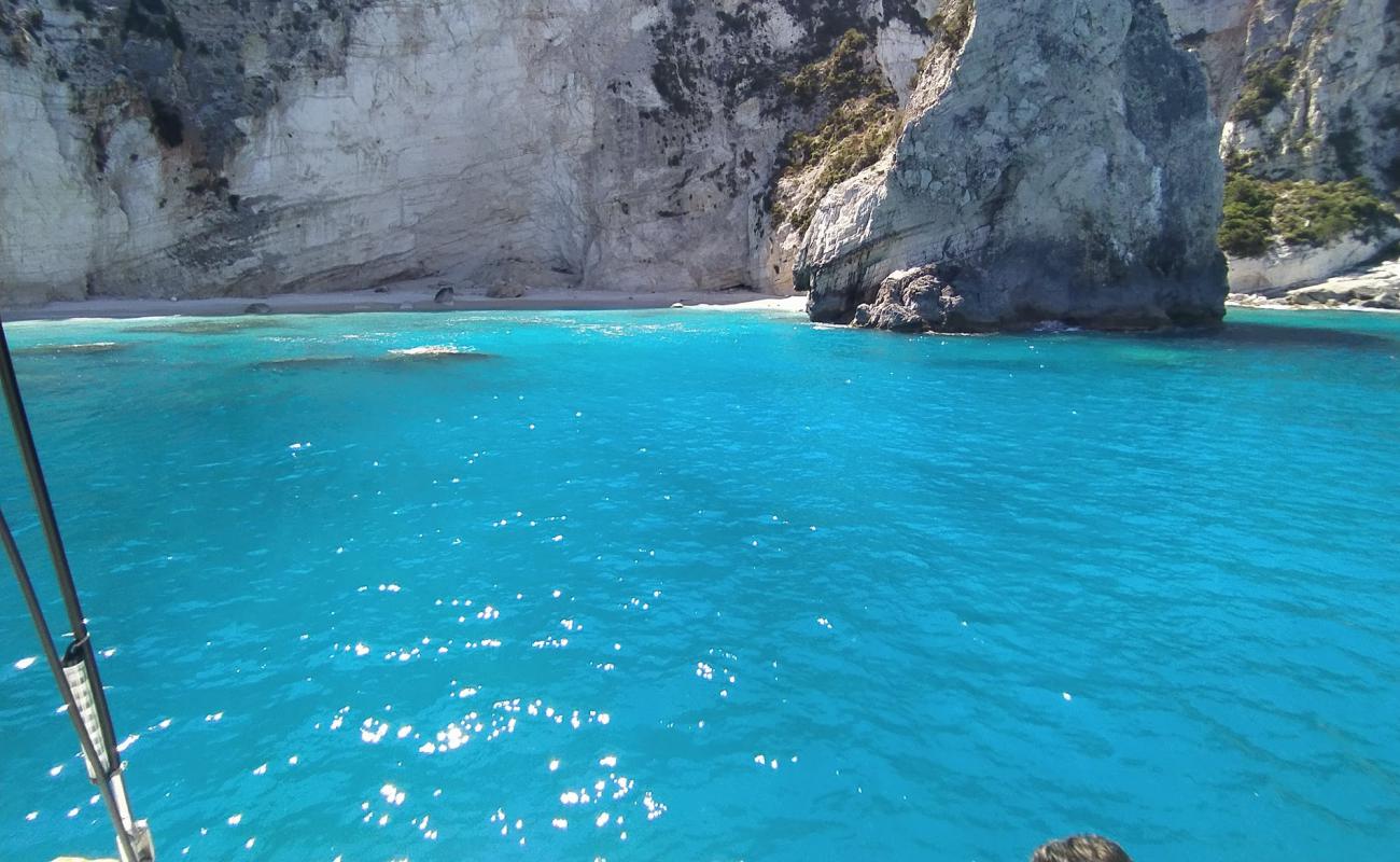 Alaties beach II'in fotoğrafı hafif çakıl yüzey ile