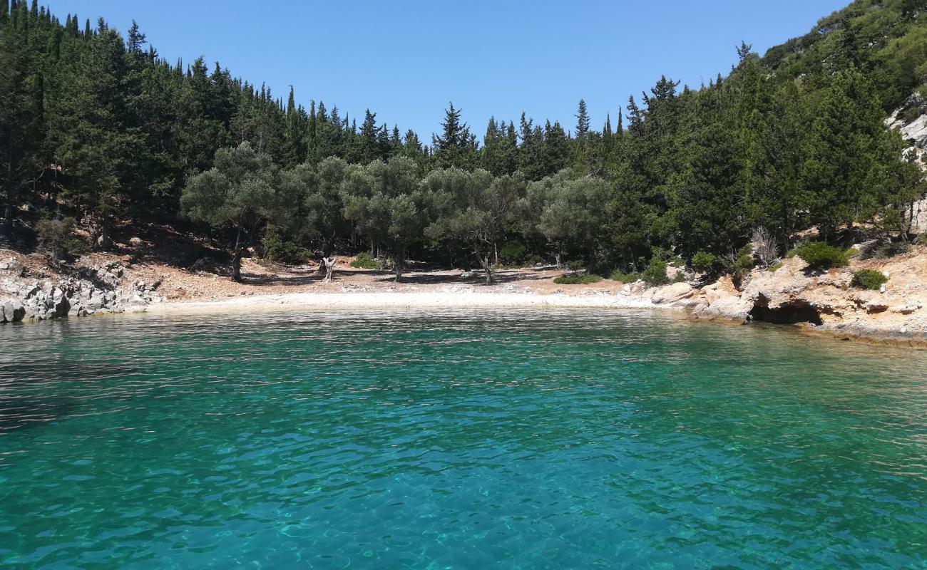 Xylokaravo beach'in fotoğrafı bej çakıl yüzey ile