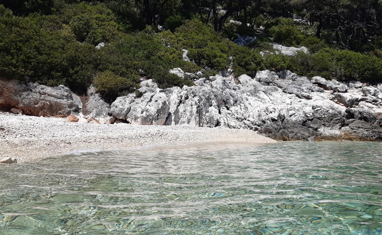 Kamini beach VI'in fotoğrafı bej çakıl yüzey ile