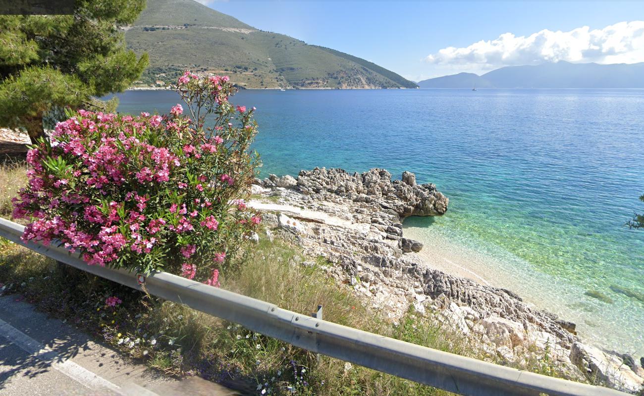 beach Ellinika II'in fotoğrafı turkuaz saf su yüzey ile