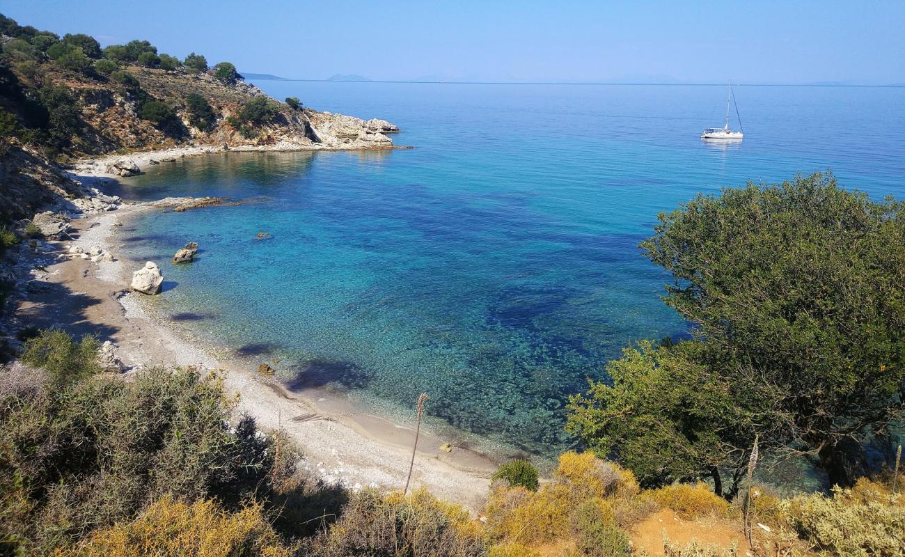 Makria Petra'in fotoğrafı hafif çakıl yüzey ile