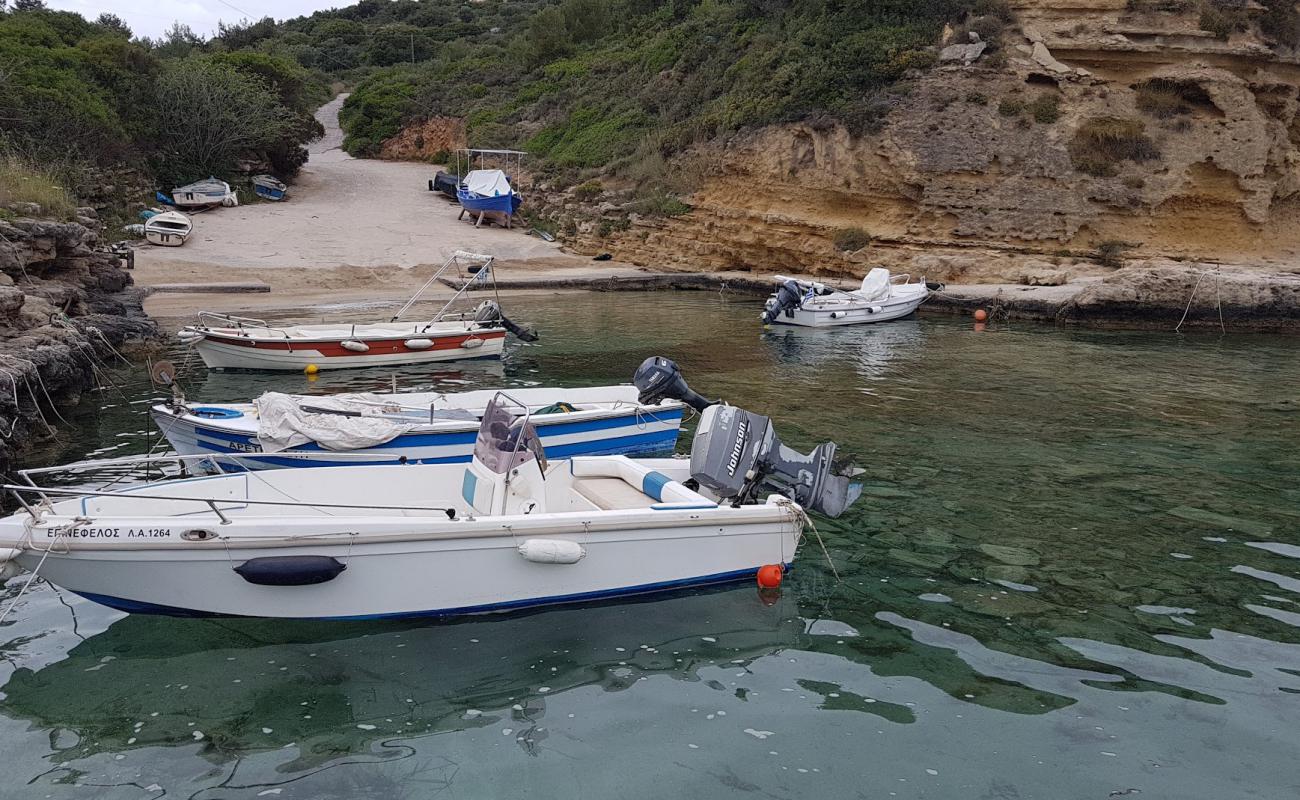 Paralia Pesada II'in fotoğrafı taşlar yüzey ile