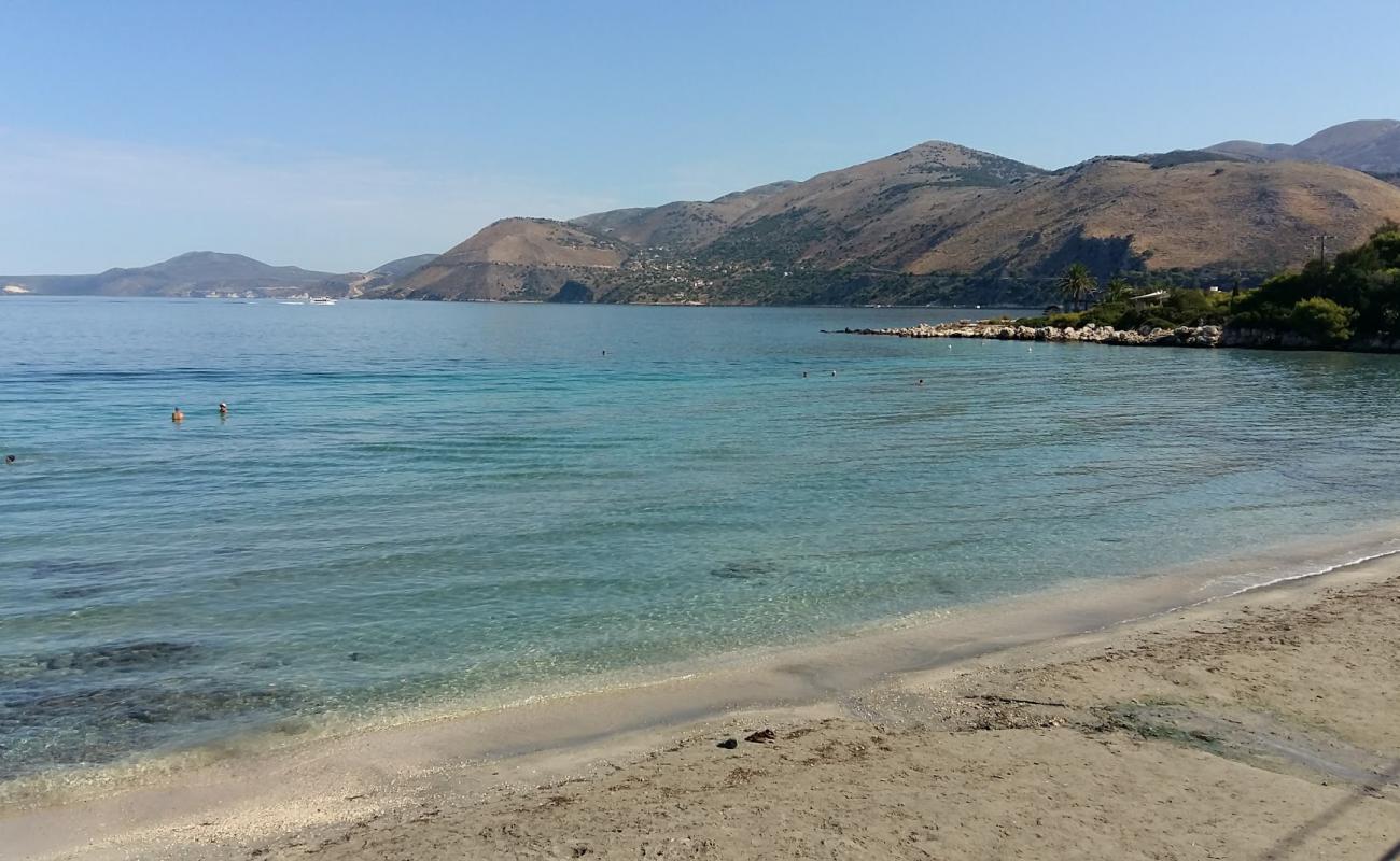 Fanari beach'in fotoğrafı gri kum yüzey ile