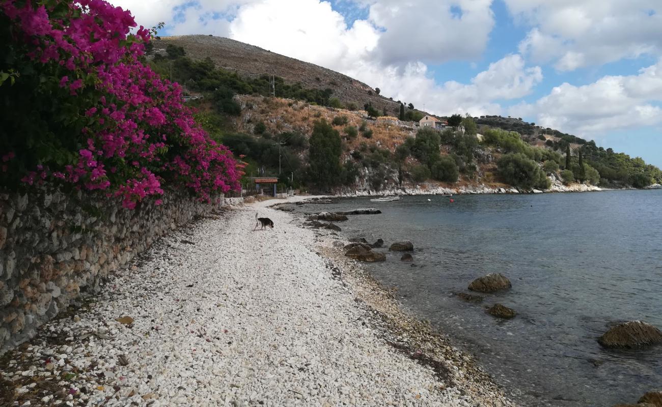 Agios Konstantinos'in fotoğrafı hafif çakıl yüzey ile