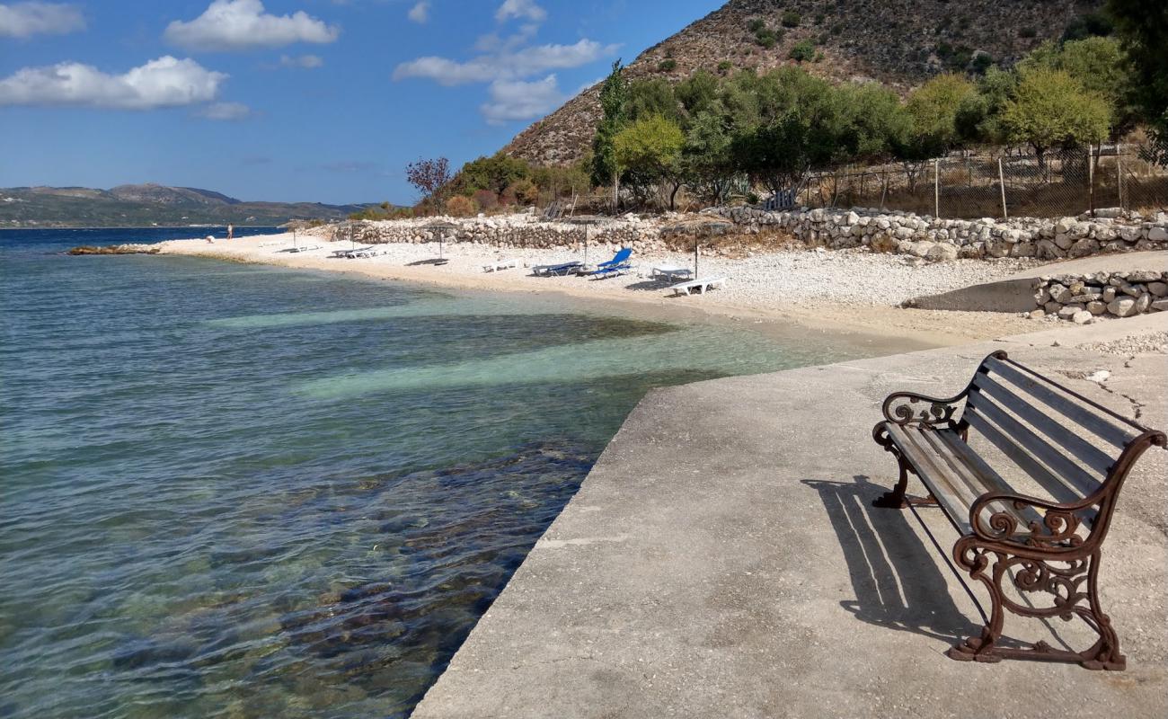 Ligia beach'in fotoğrafı bej çakıl yüzey ile