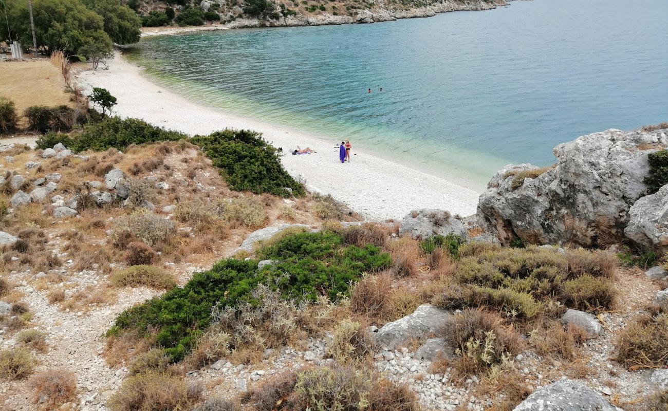 Kontogourata beach'in fotoğrafı bej çakıl yüzey ile
