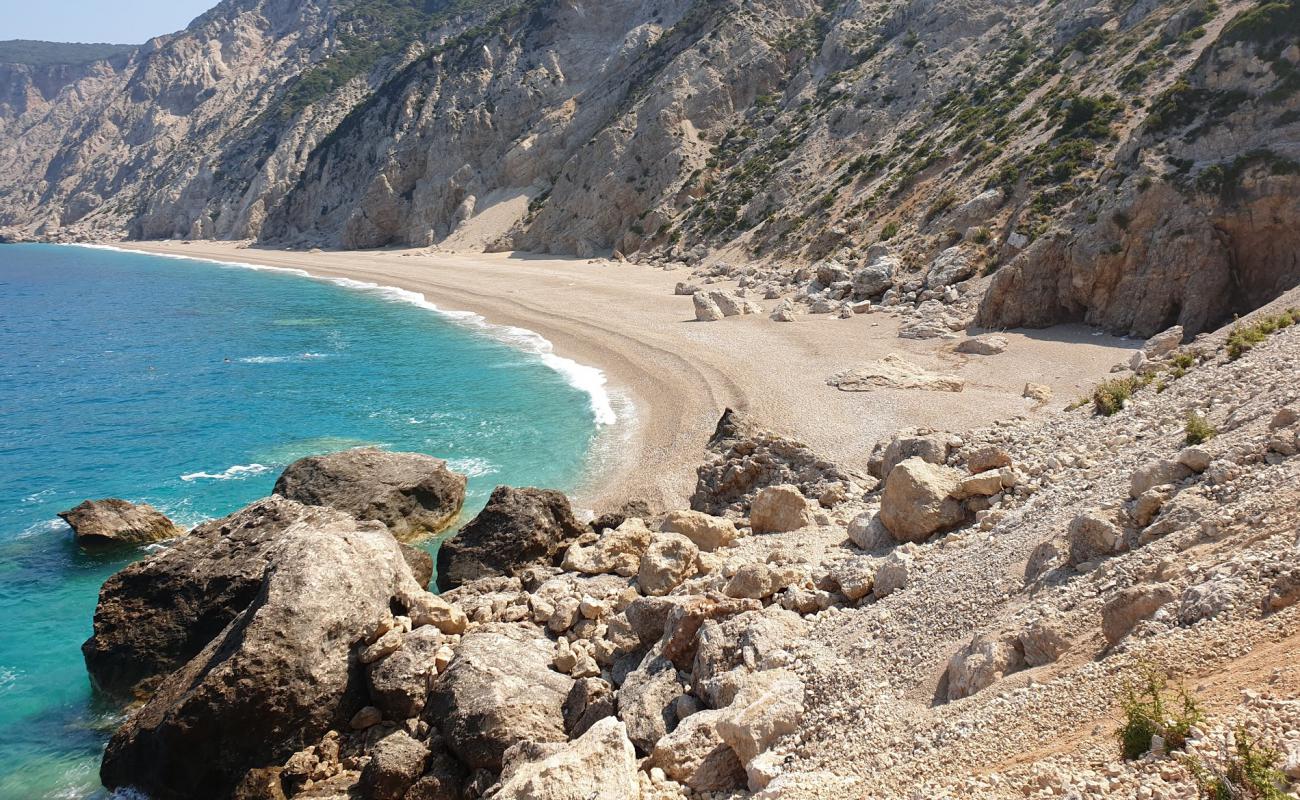 Platia Ammos'in fotoğrafı bej çakıl yüzey ile