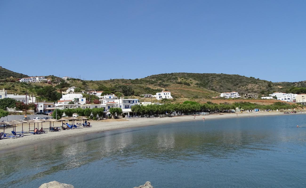 Agios Pelagia beach'in fotoğrafı gri kum ve çakıl yüzey ile