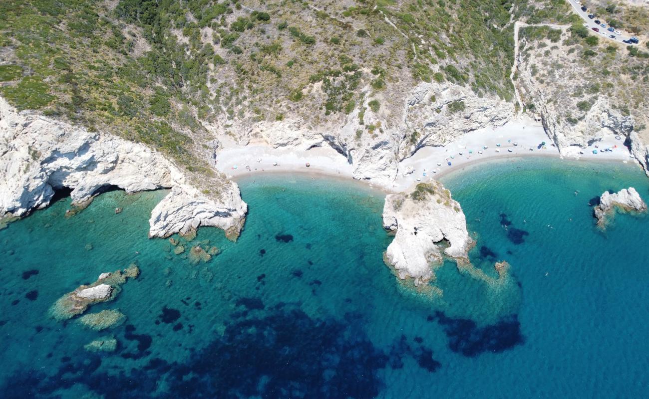 Paralia Kaladi II'in fotoğrafı gri çakıl taşı yüzey ile