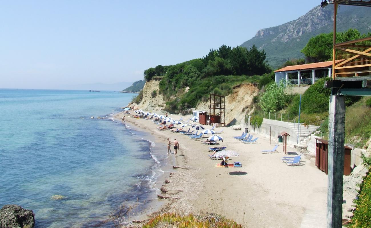 Prasoudi beach'in fotoğrafı açık bej kum yüzey ile