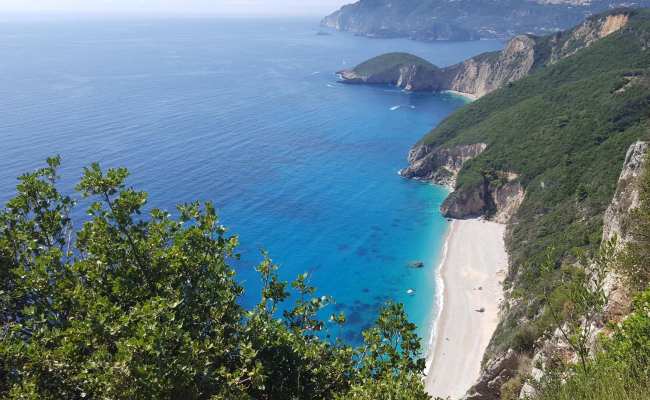 Stelari beach'in fotoğrafı çakıl ile kum yüzey ile