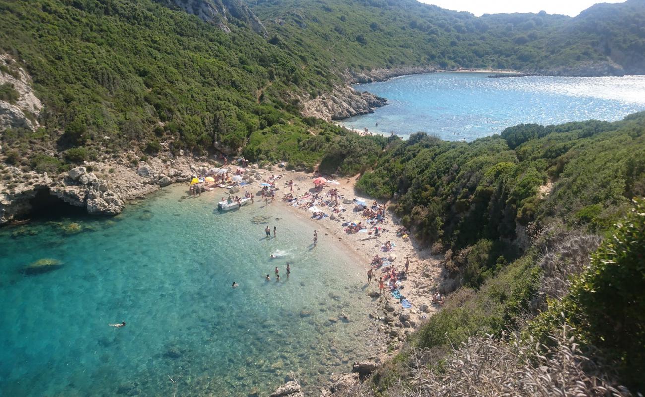 Porto Timoni'in fotoğrafı çakıl ile kum yüzey ile