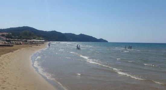 Arillas Plajı