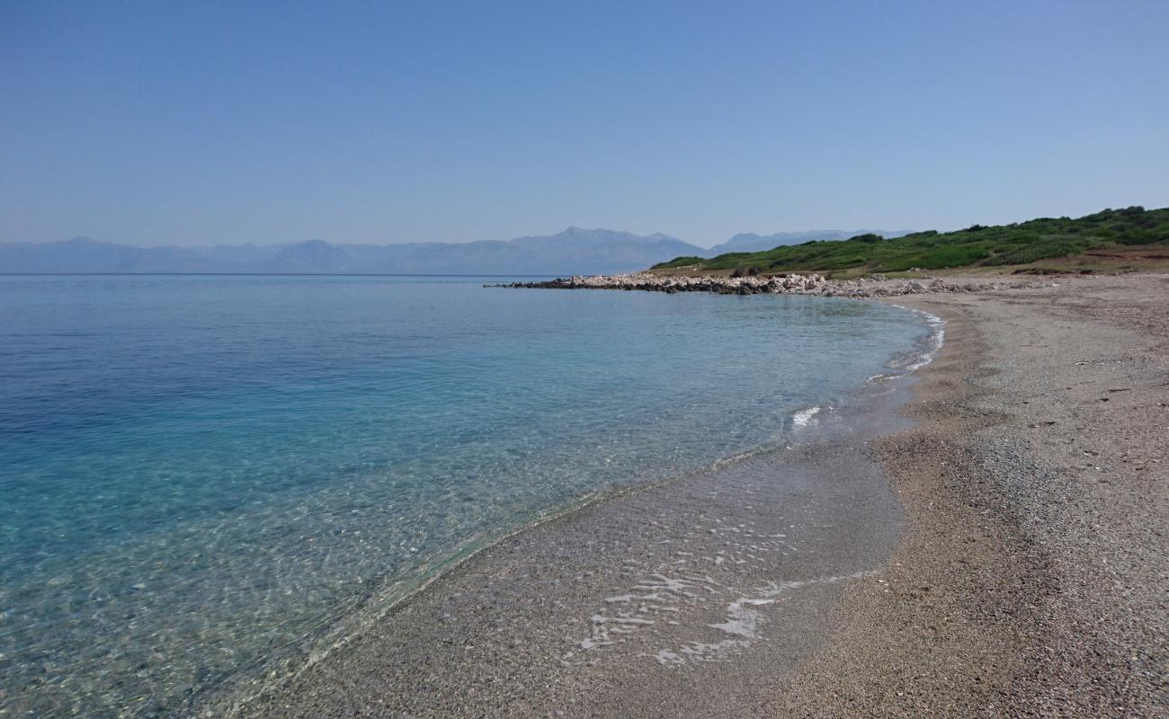 Antinioti West Beach'in fotoğrafı gri ince çakıl taş yüzey ile