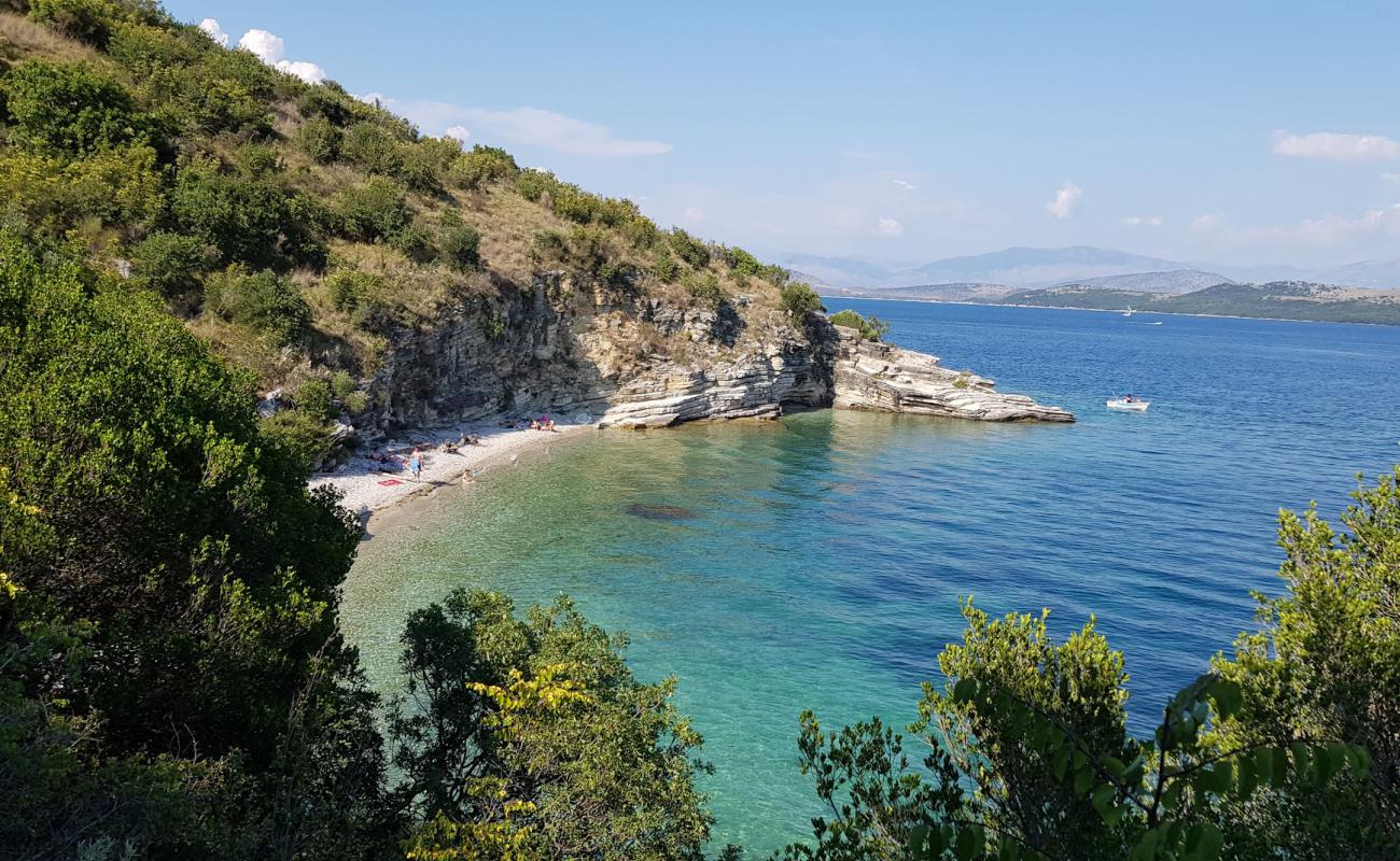 Kouloura beach'in fotoğrafı çakıl ile kum yüzey ile