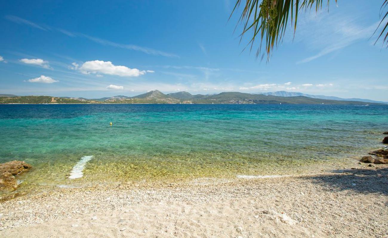 Episkopos Beach'in fotoğrafı bej çakıl yüzey ile