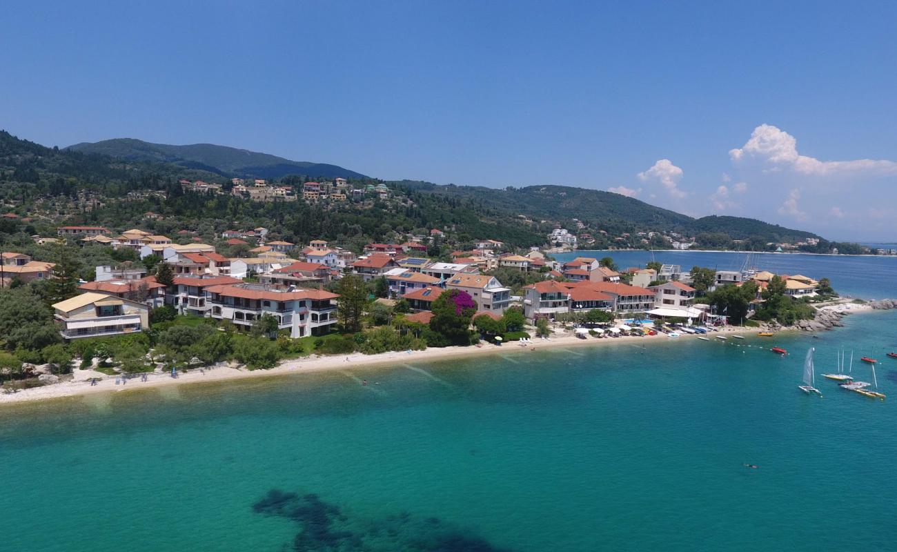 Nikiana Beach II'in fotoğrafı küçük gri çakıllar yüzey ile