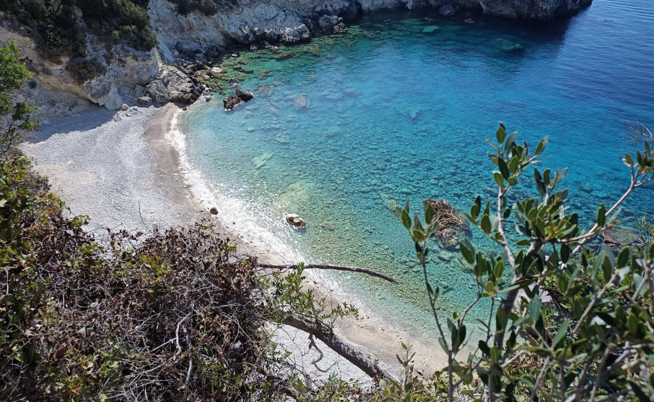 Kastri Beach'in fotoğrafı taşlar yüzey ile