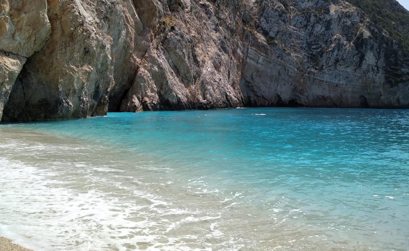 Porto Katsiki hidden II'in fotoğrafı koyu i̇nce çakıl yüzey ile