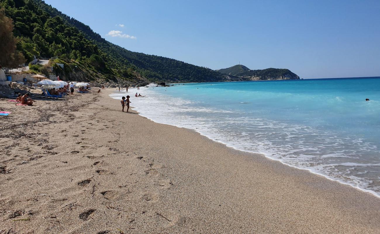 Pefkoulia Beach'in fotoğrafı parlak kum yüzey ile