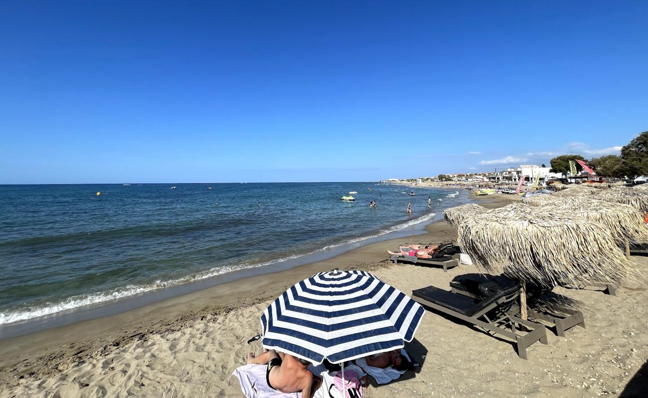 Analipsi Plajı'in fotoğrafı parlak kum yüzey ile