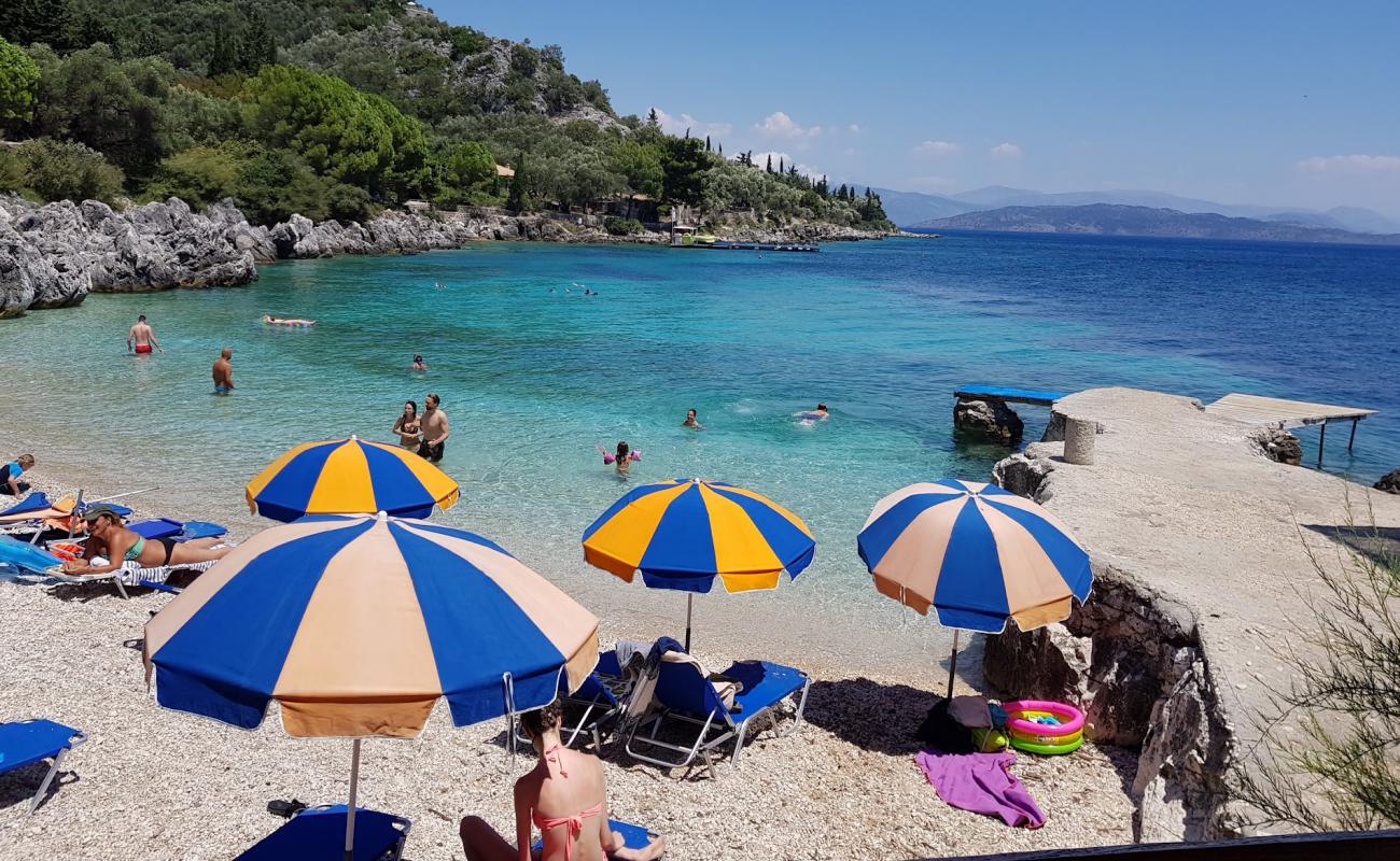 Nissaki Plajı'in fotoğrafı hafif ince çakıl taş yüzey ile